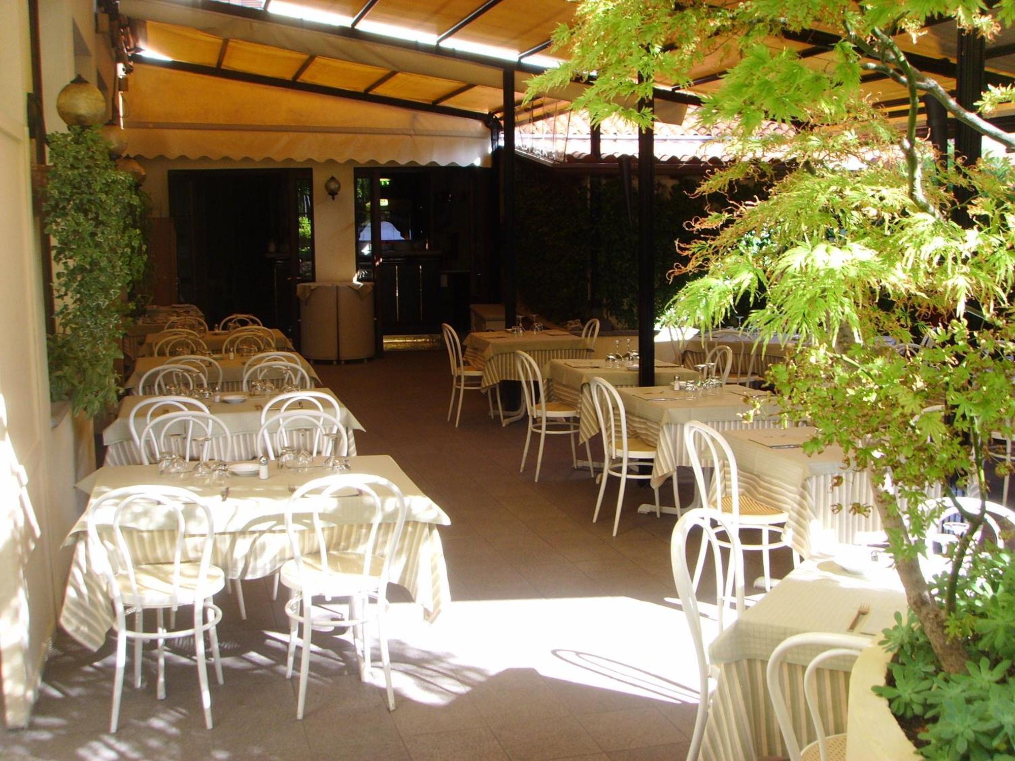Albergo Giardino Черноббио Экстерьер фото