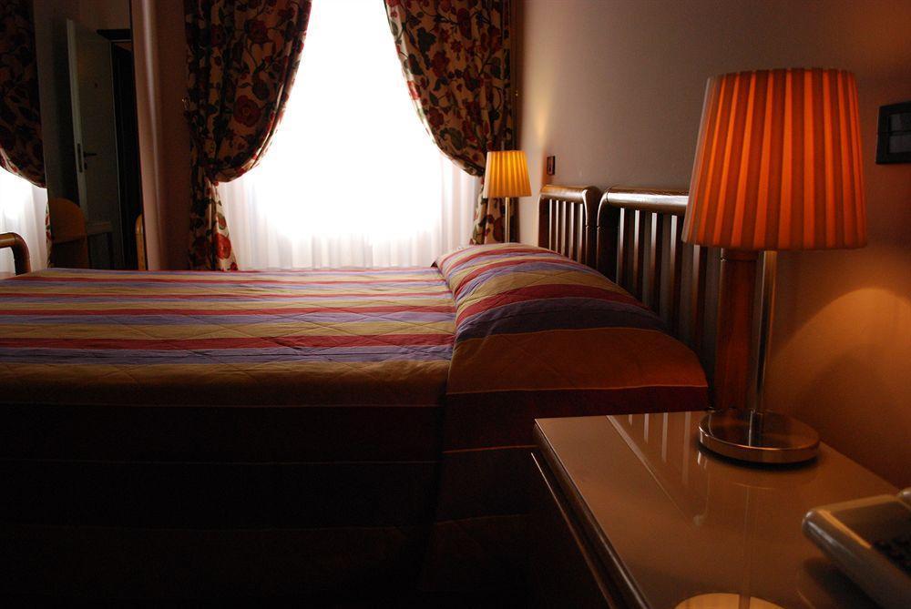 Albergo Giardino Черноббио Экстерьер фото